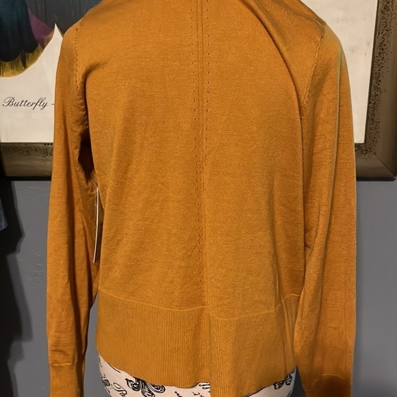 Cyrus size medium sweater. NWT - Picture 4 of 5